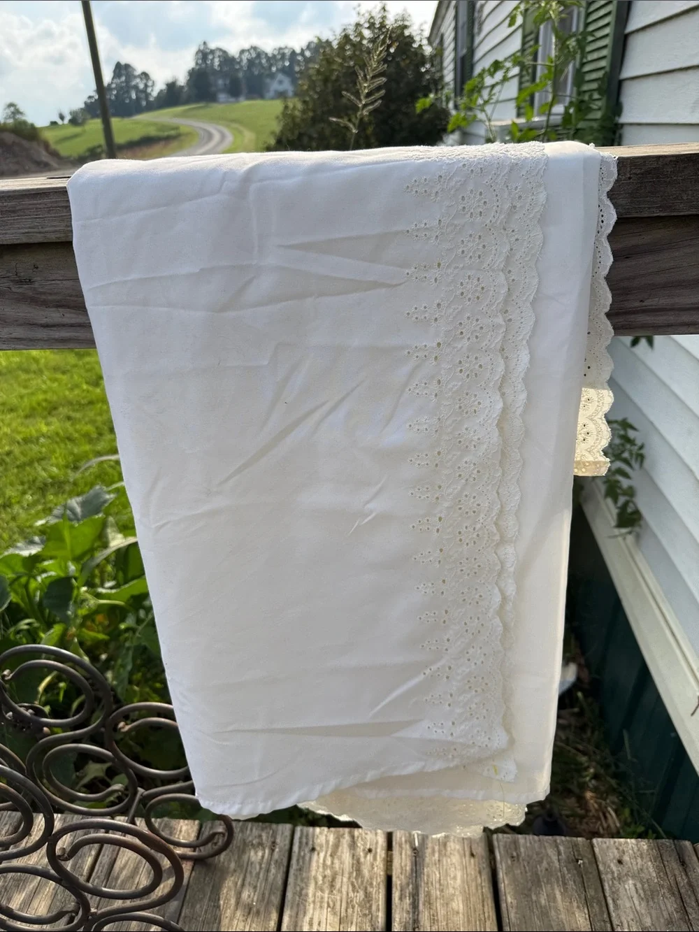 Better Homes And Gardens cream Eyelet Lace dust ruffle cottage vibes